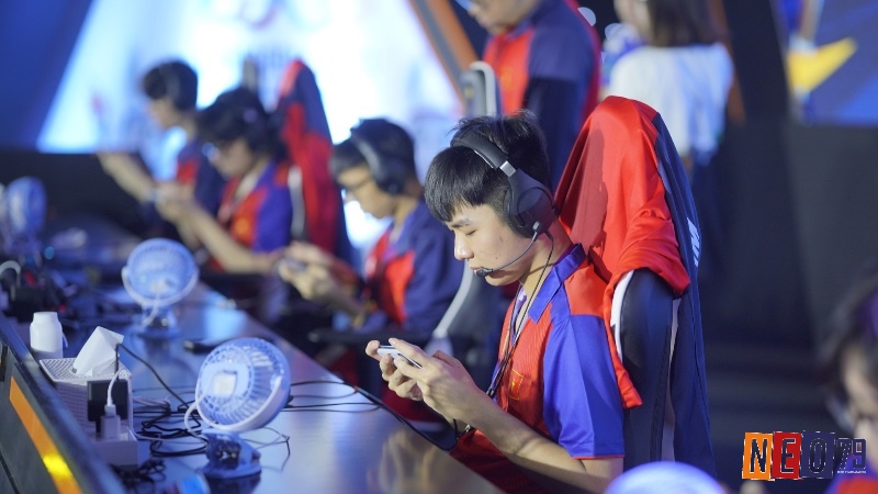 E-sports di động phát triển mạnh mẽ, tạo sân chơi đặc biệt cho game thủ Việt Nam.