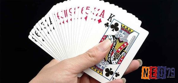 Cách tính tổng điểm lá rác để xác định người thắng thua.