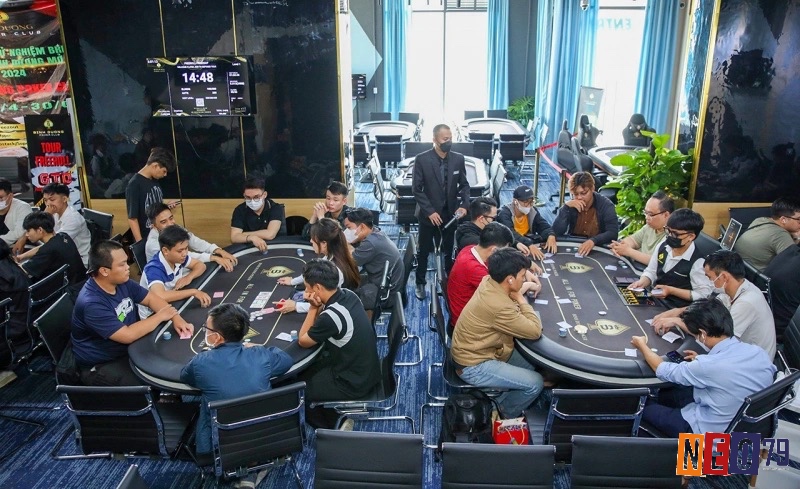 Poker ở Việt Nam phổ biến qua hình thức “home game” và online.