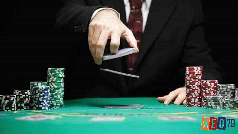 Một cú tố đúng thời điểm có thể khiến đối thủ hoang mang và giúp bạn giành lại quyền kiểm soát pot đầy ấn tượng.