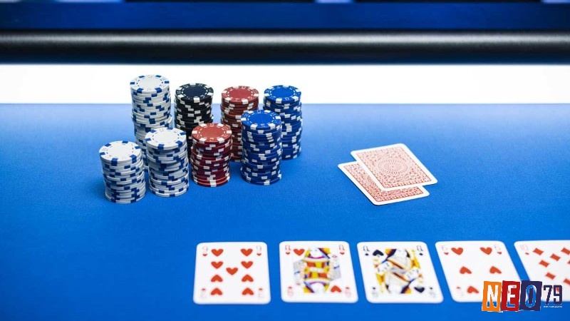Hiểu rõ cấu trúc bàn bài là bí quyết giúp bạn chọn lọc thời điểm C-bet chính xác và gia tăng tỷ lệ thắng.