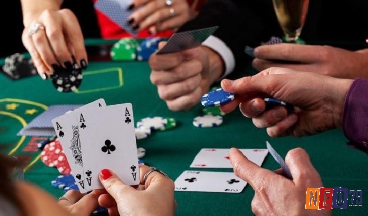 Anh em chơi Pot-Limit Omaha chỉ được cược tối đa bằng số tiền trong pot, cần tính cả pot hiện tại và tiền cược phải call để xác định mức raise lớn nhất