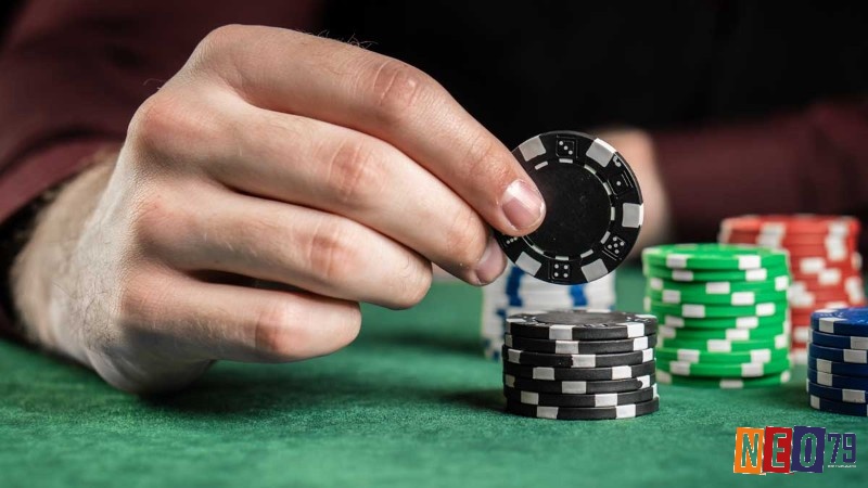 Tìm hiểu Bluff và Semi-Bluff là gì trong poker giúp bạn có thêm kinh nghiệm để chiến thắng trò chơi này